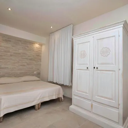 Iside Guest house *